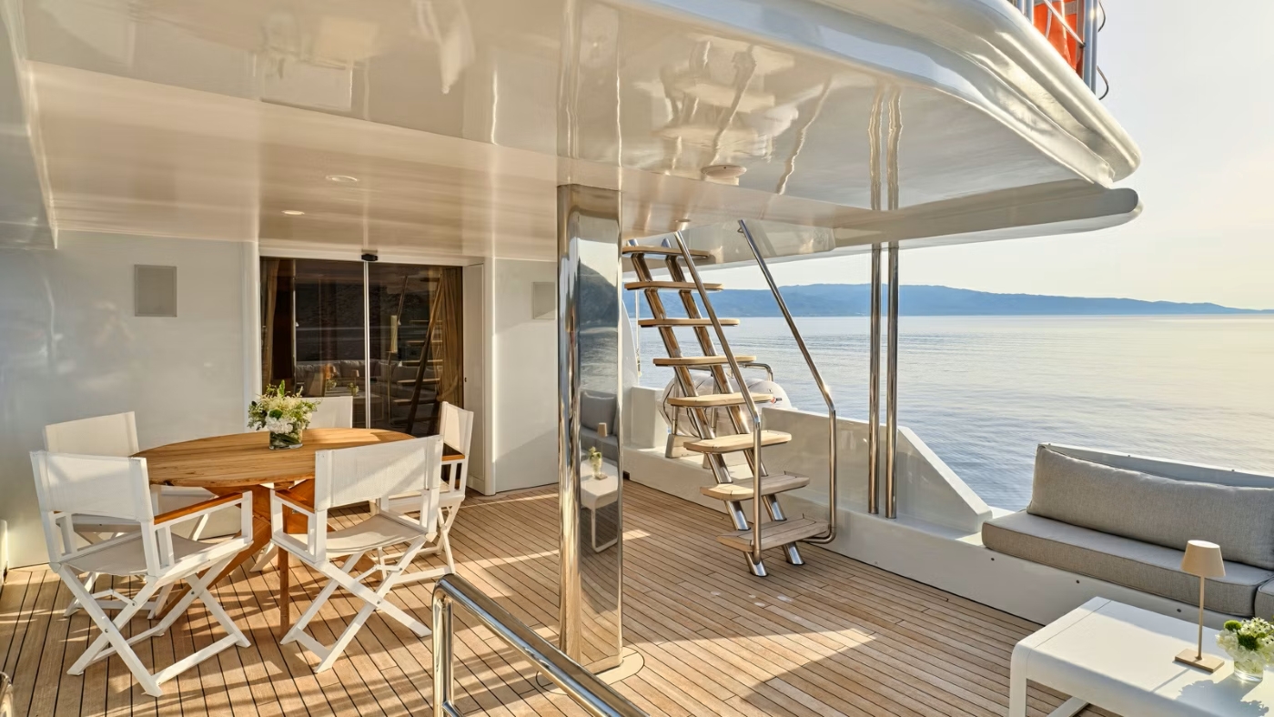 Exterior Relaxation Area 01.jpg
