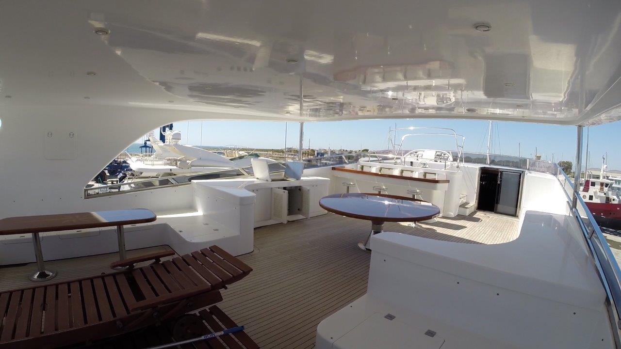 Flybridge (2).jpg