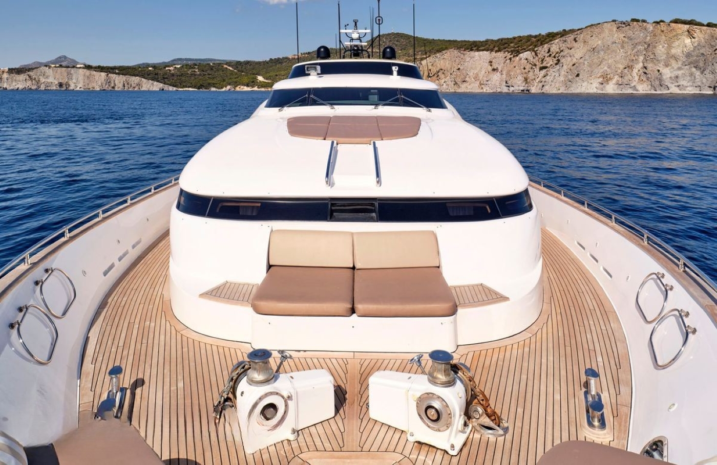 Foredeck Relaxation Area 01.jpg