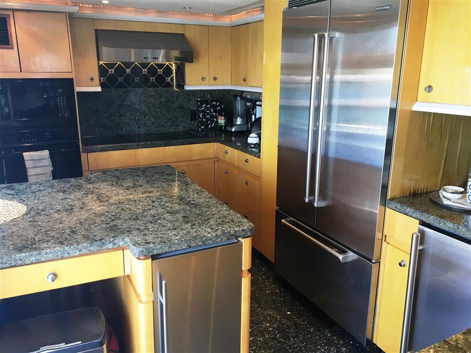 GALLEY SIDE.jpg