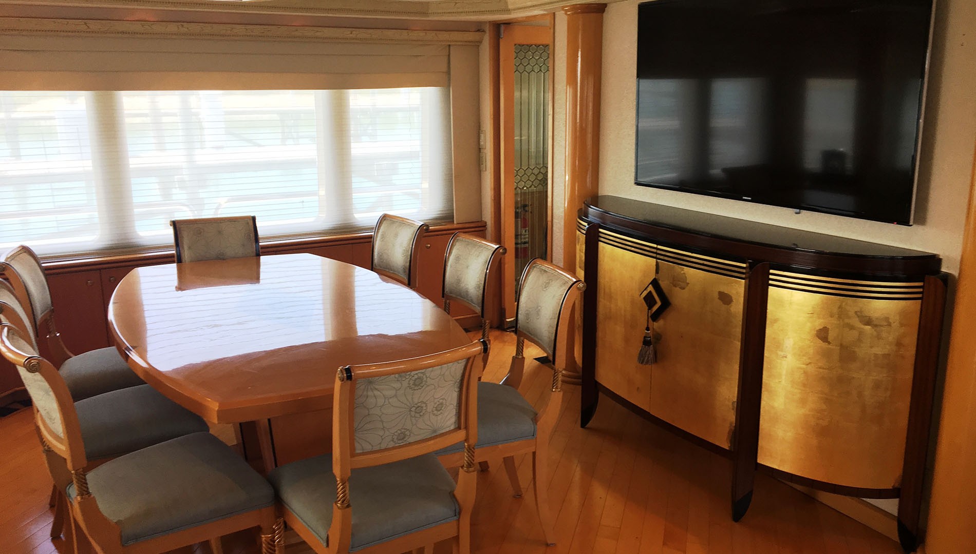 Interior 00003.jpg