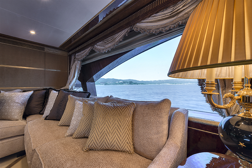 Interior 11.jpg
