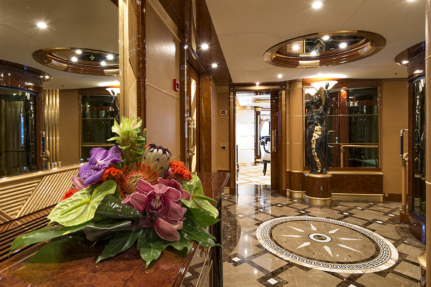 Interior 16.jpg