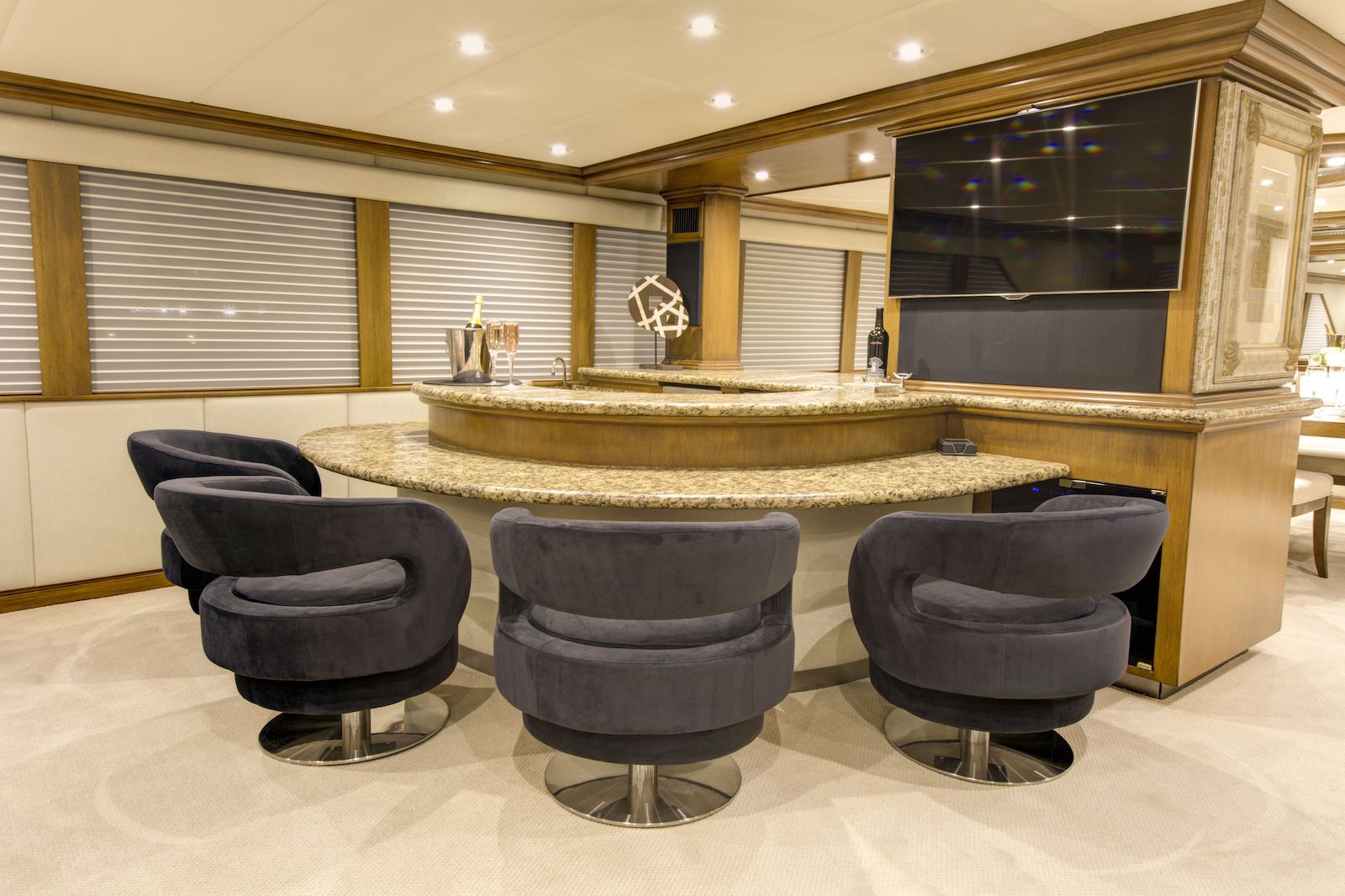 Main Salon Bar.jpg