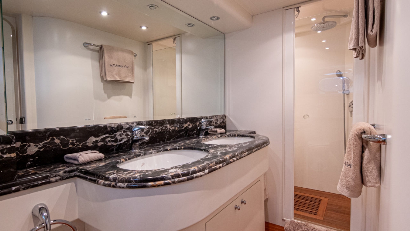 Master Bathroom .jpg
