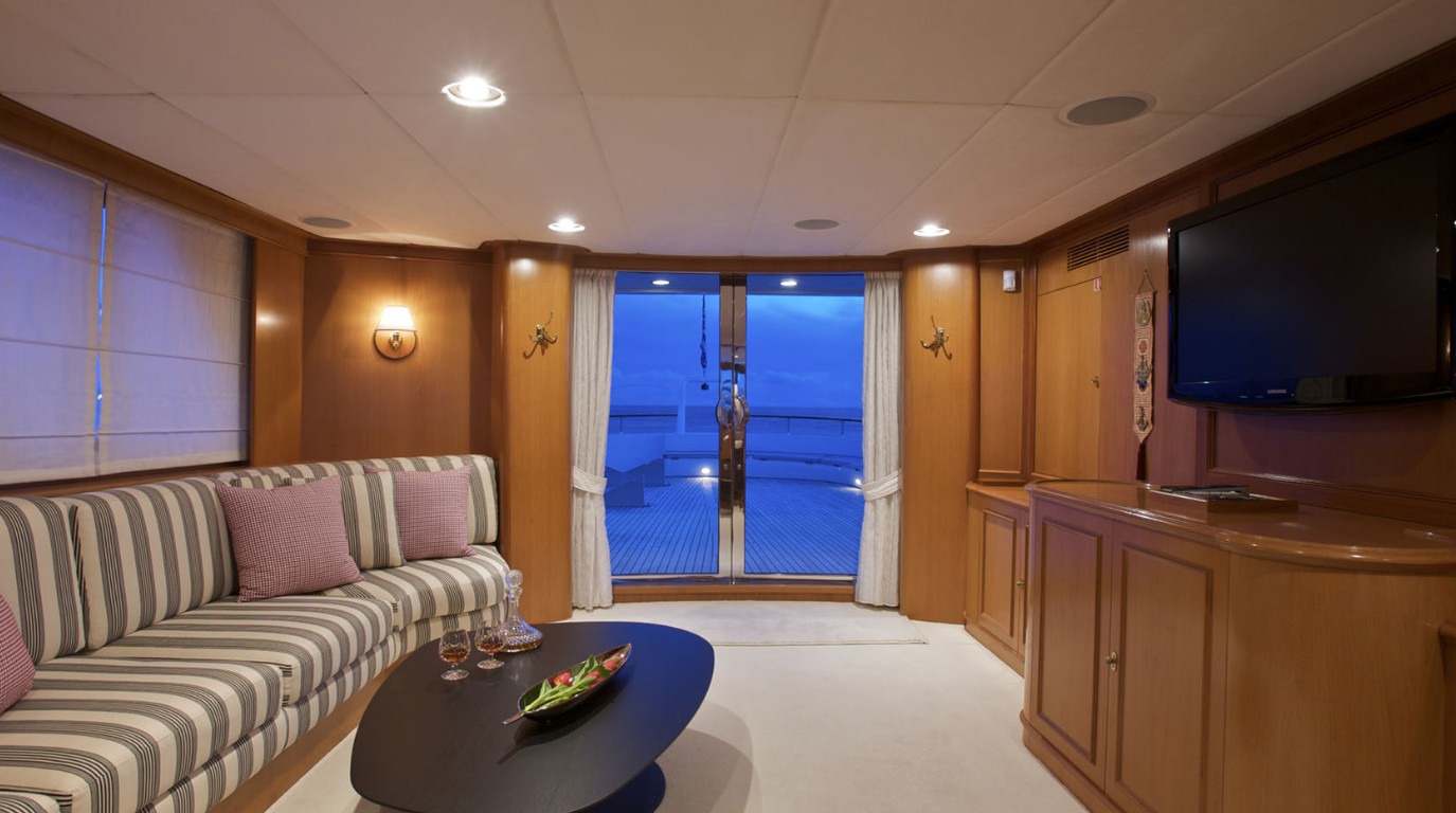 Side lounge.jpg