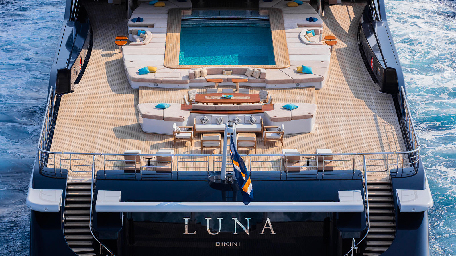 Superyacht-Luna-lloyd-werft-aft-deck-credit-Guillaume-Plisson-1600x900.jpg