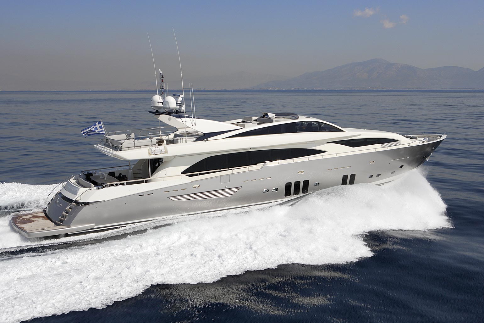 Yacht DRAGON - Underway.jpg