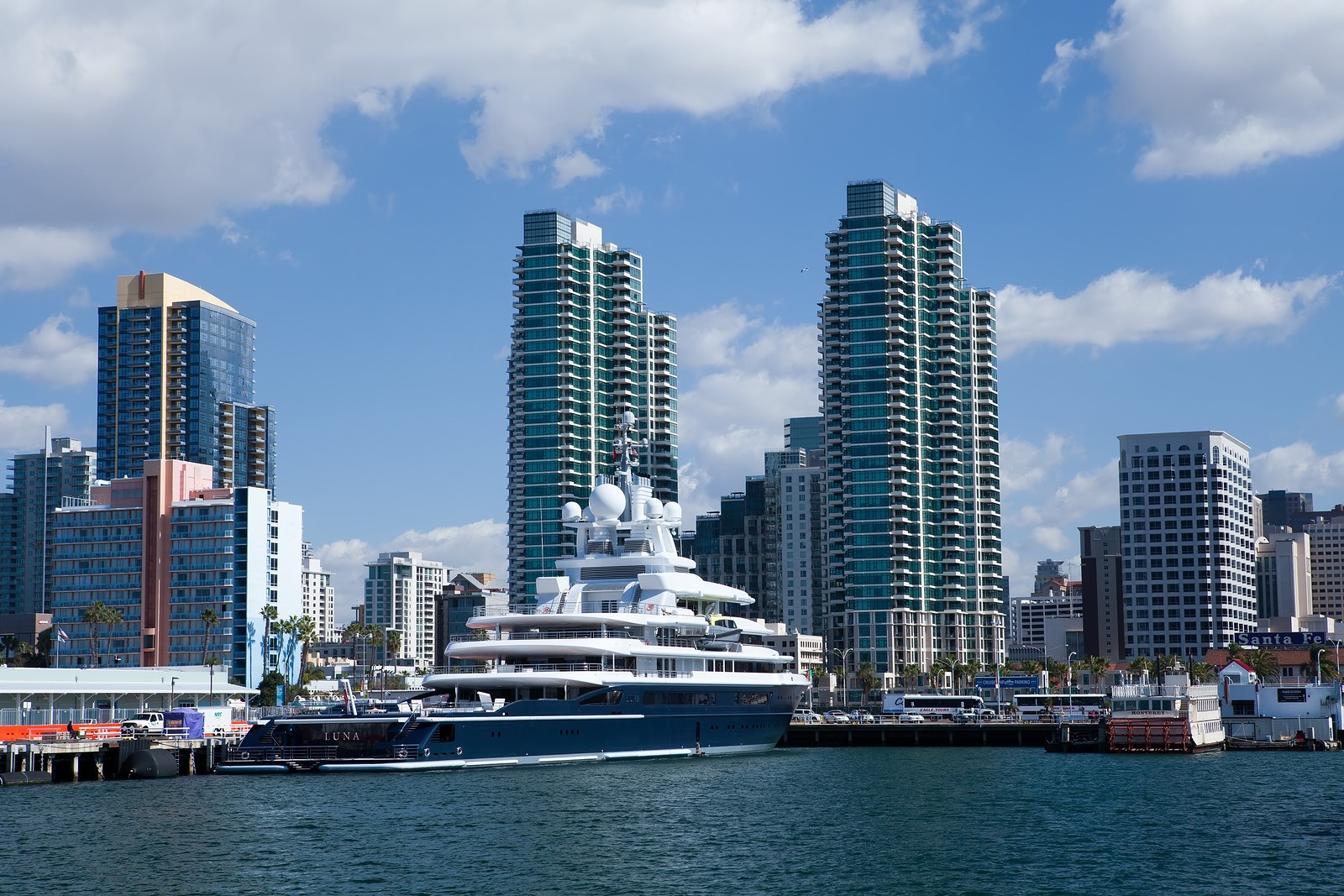 Yacht LUNA in-SAN-DIEGO-CALIFORNIA.jpg