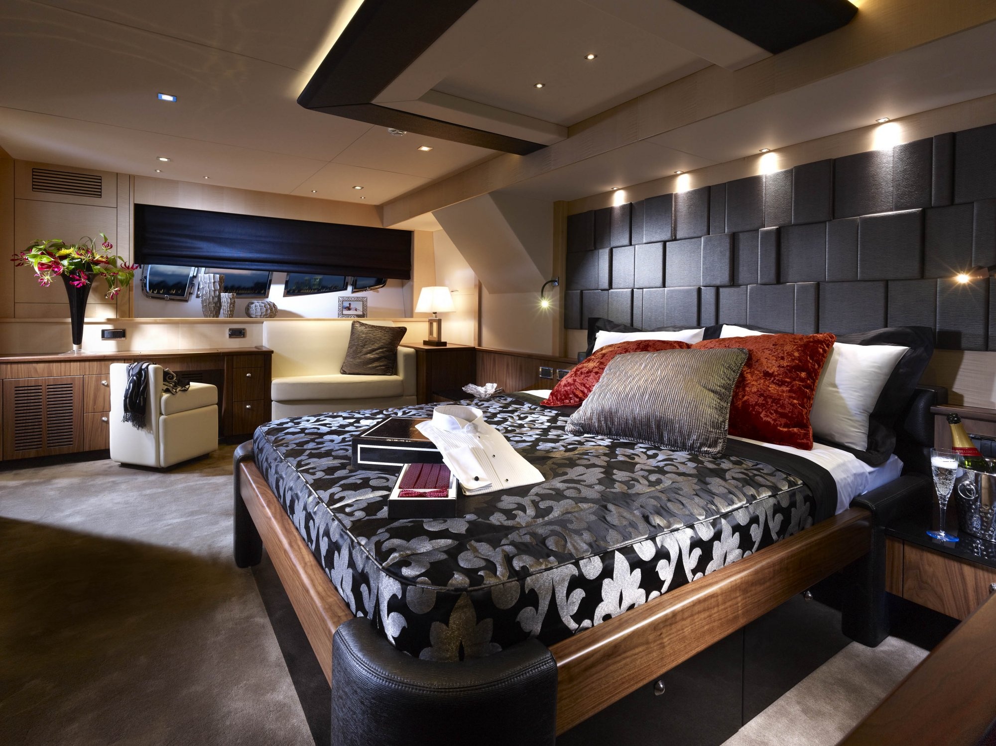 Yacht-high-energy - Sunseeker 88 - master.jpg