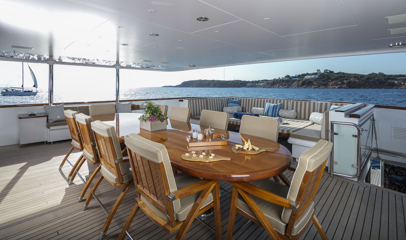 aft deck dining area alfresco.jpg