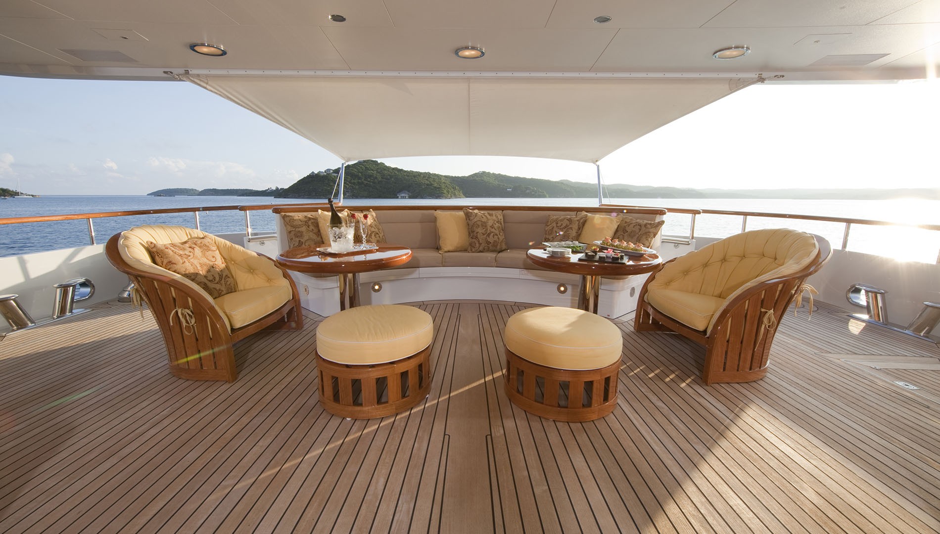 deck seating.jpg