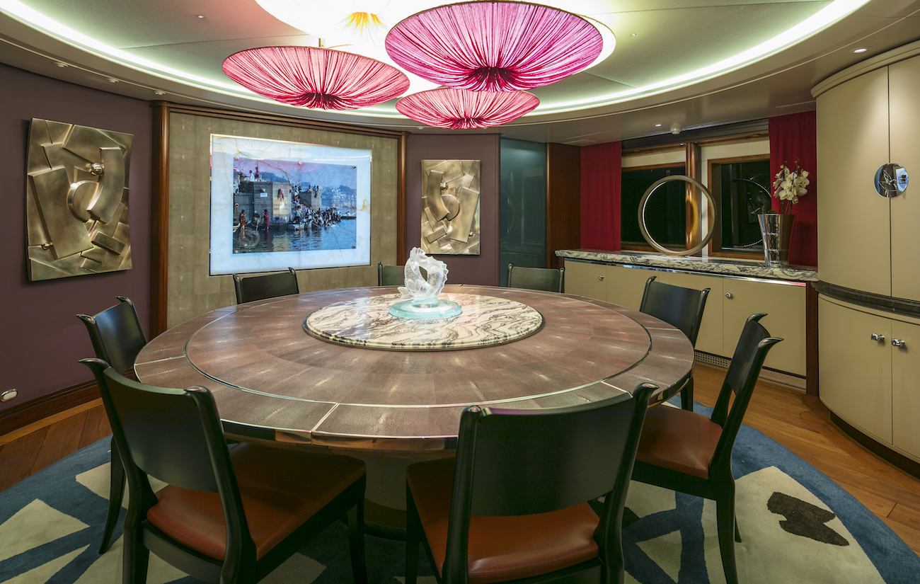 dining saloon.jpg