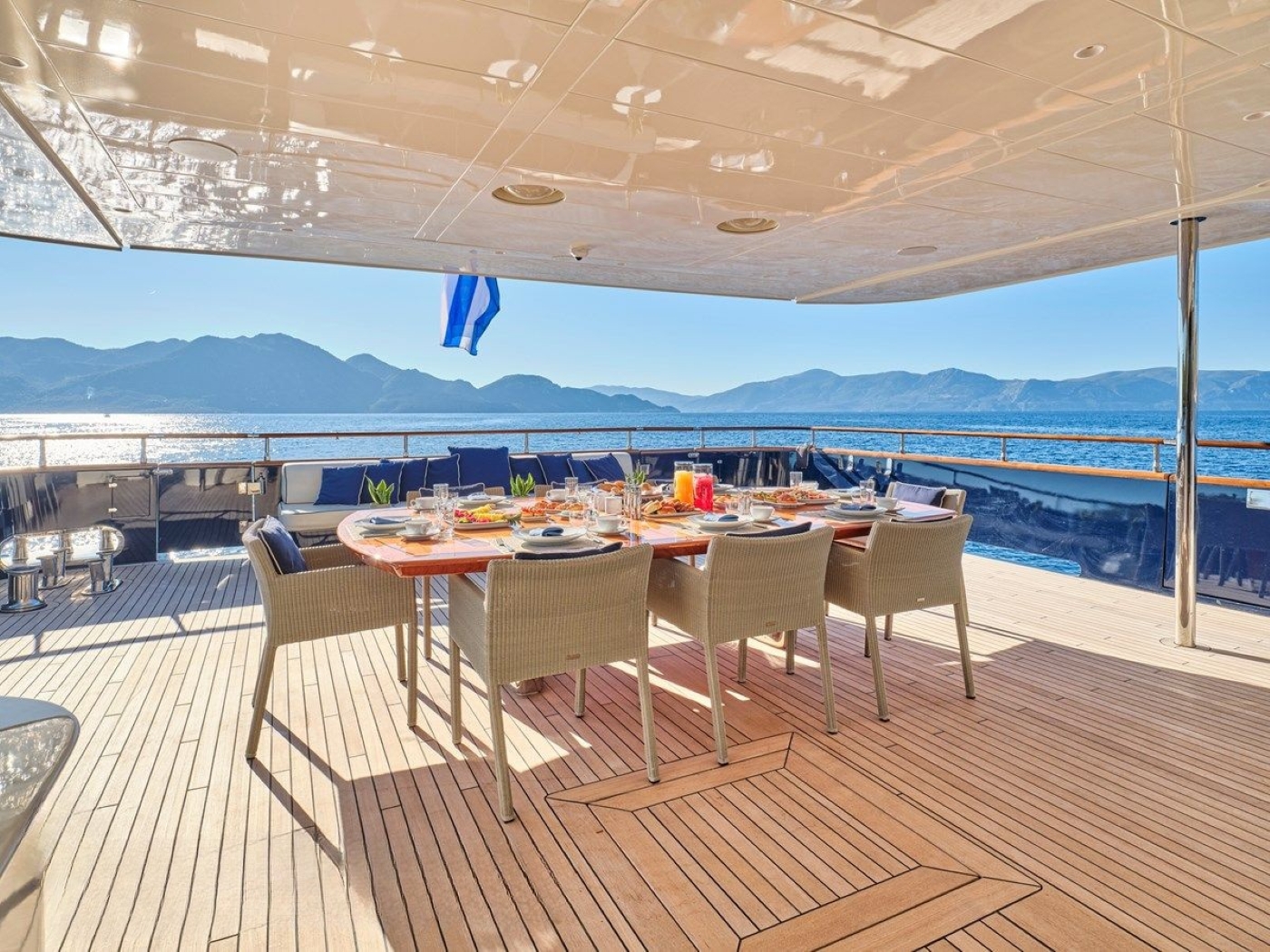 exterior dining area with sea views 02.jpg