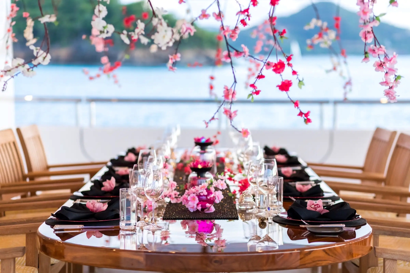 exterior dining area.jpg