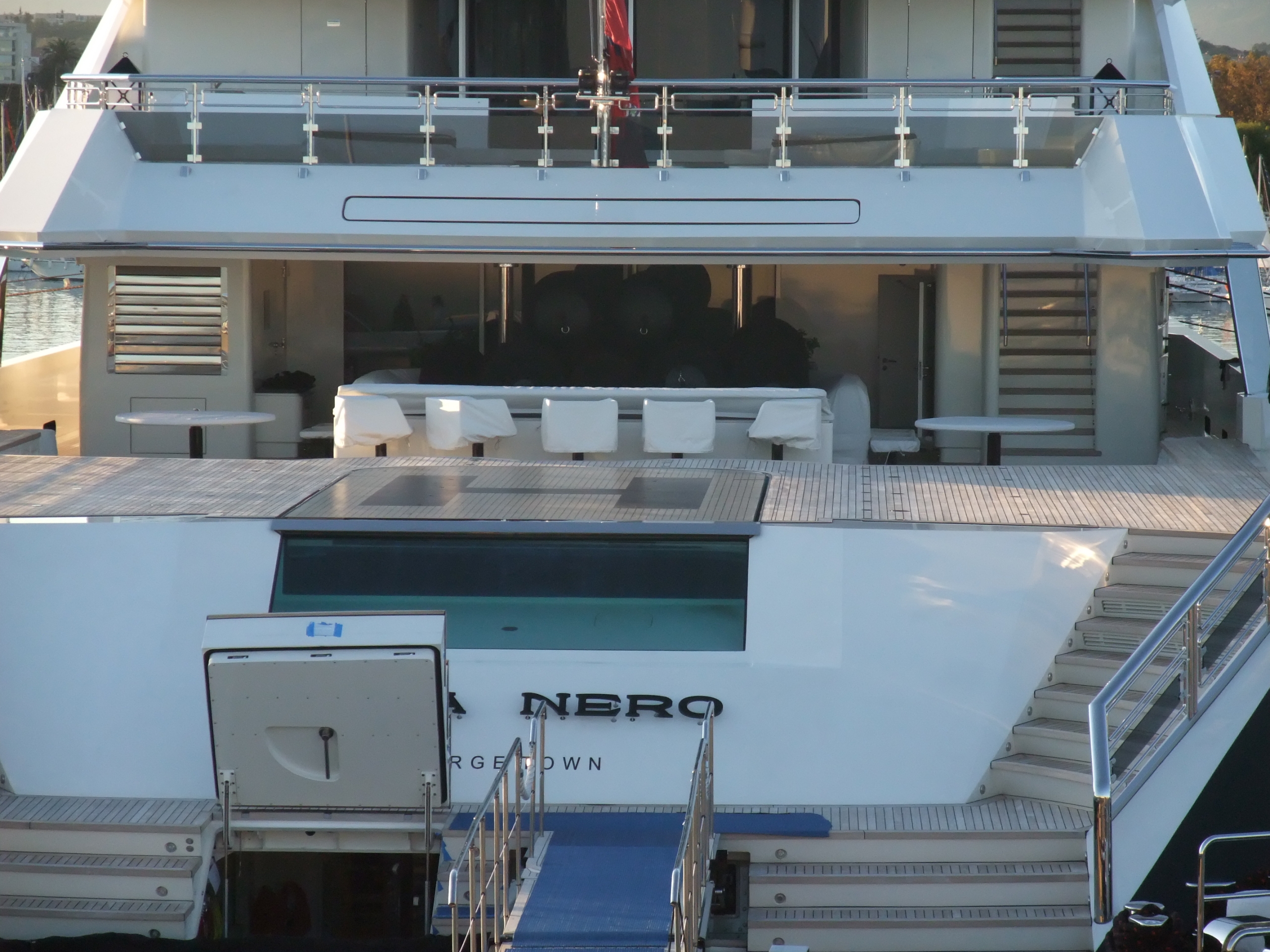 helipad up in Antibes.jpg