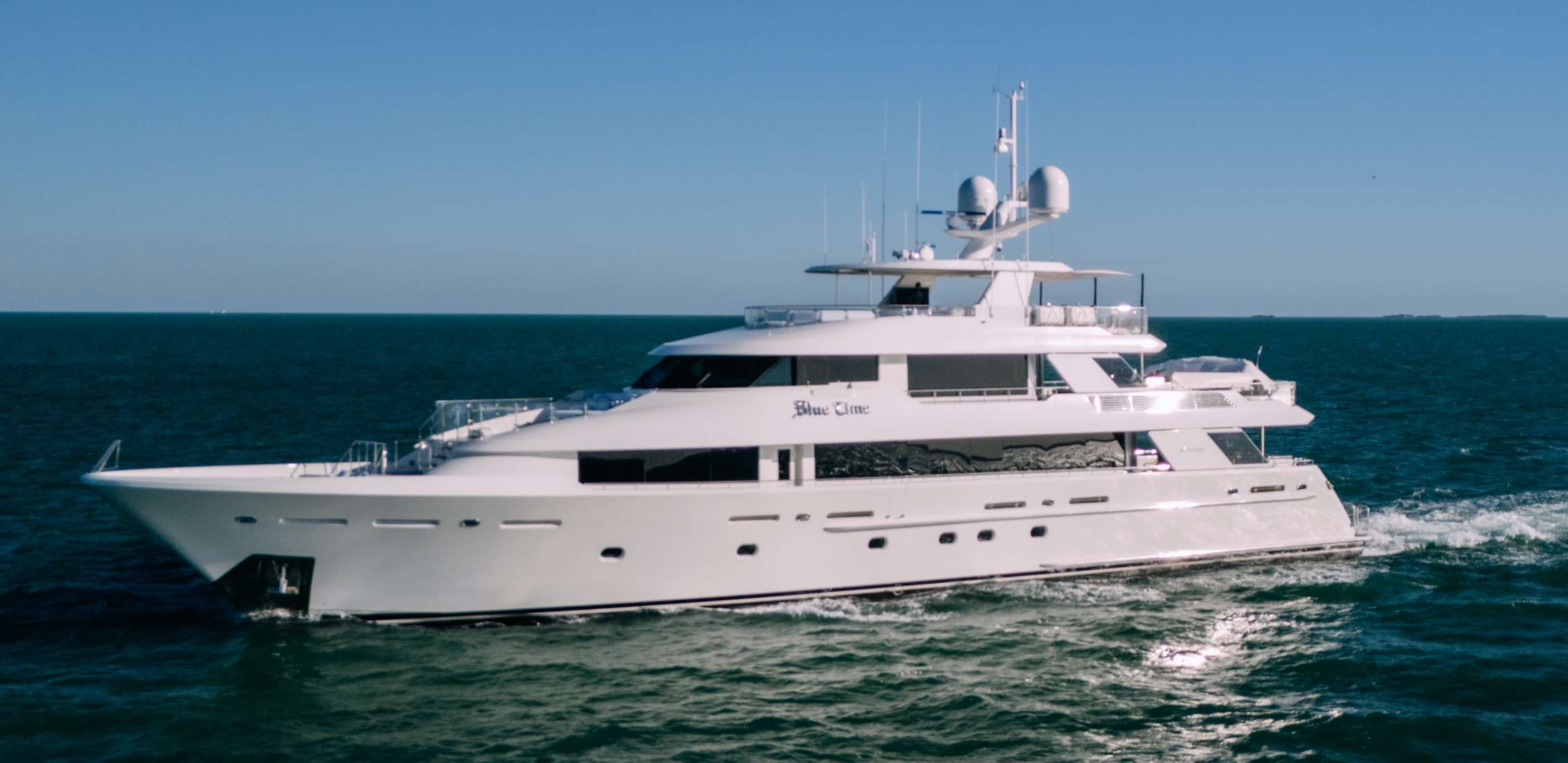 motor yacht BLUE TIME.jpg