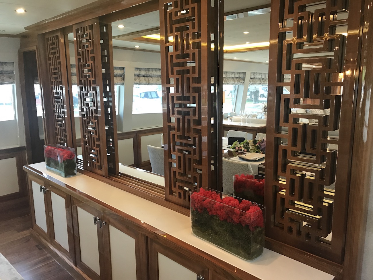 saloon - dining area.jpg