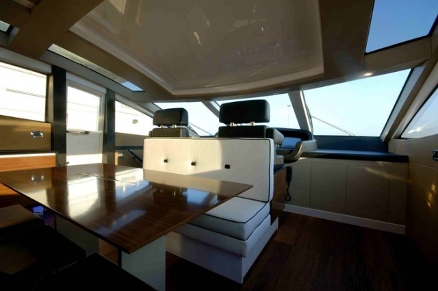 seating-behind-helm.jpg