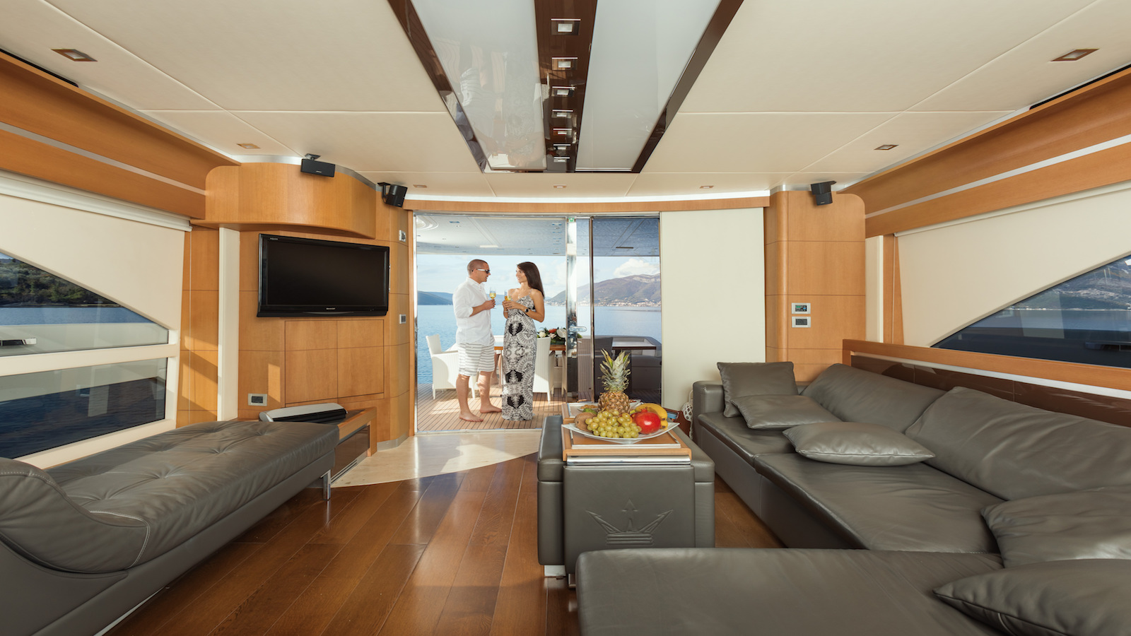 spacious saloon.jpg