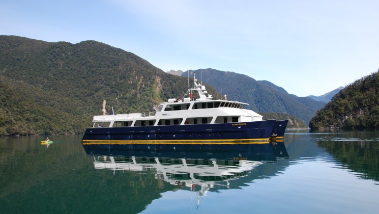 yacht ISLAND PASSAGE - profile.jpg