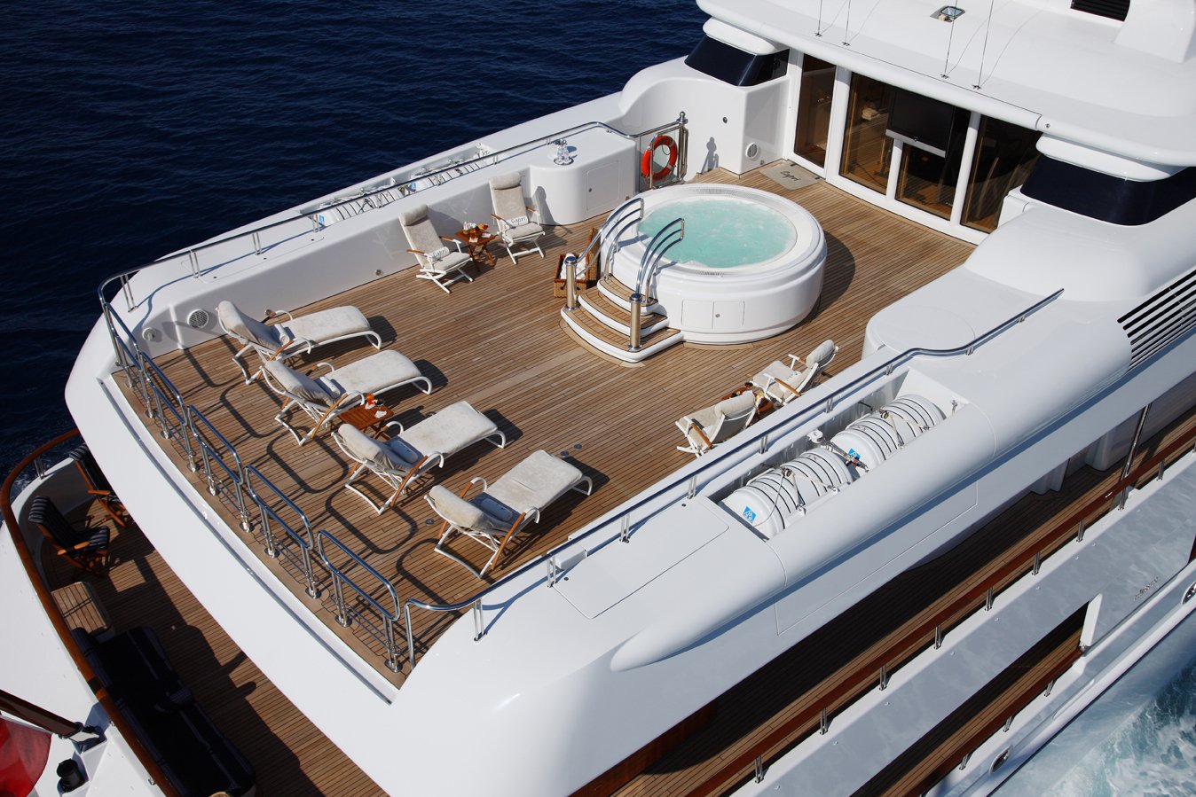 yacht-capri-aft.jpg