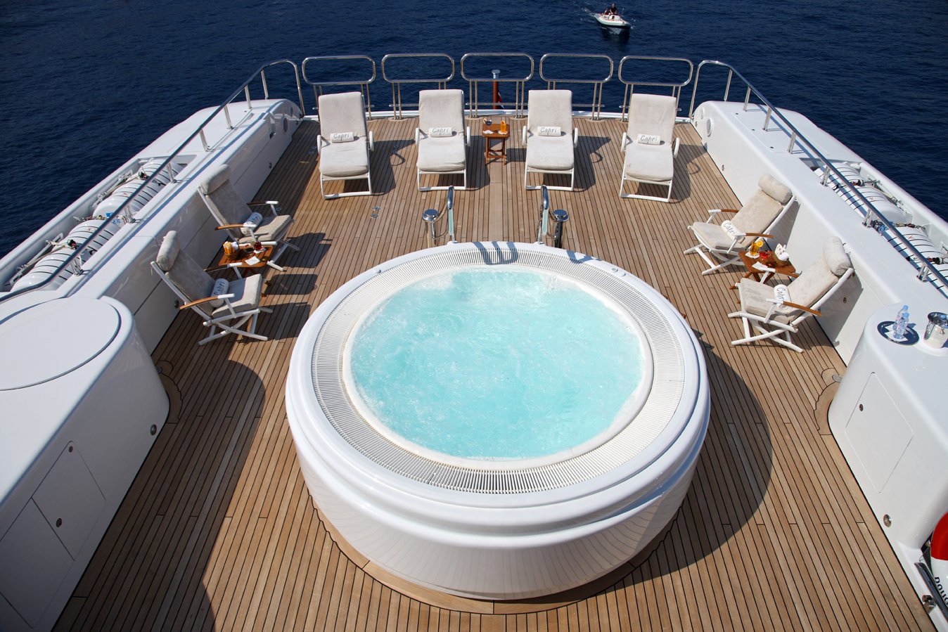yacht-capri-exterior-.jpg