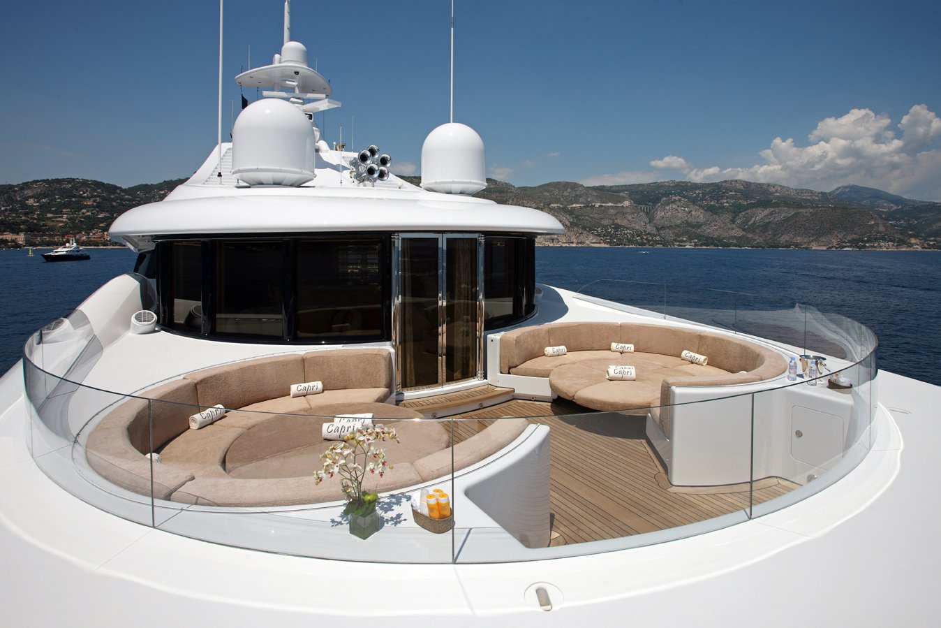 yacht-capri-suning.jpg