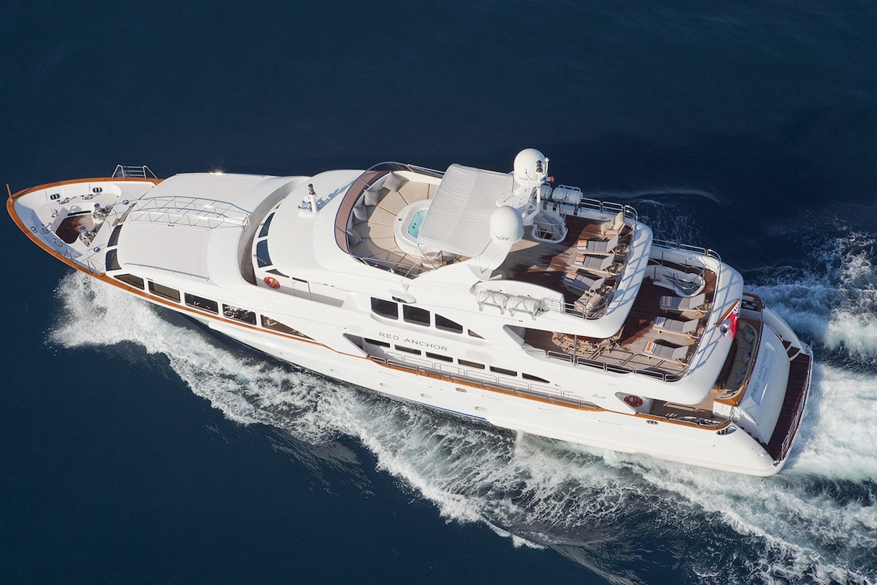 yacht-red-anchor-ypi-exterior-1.jpg