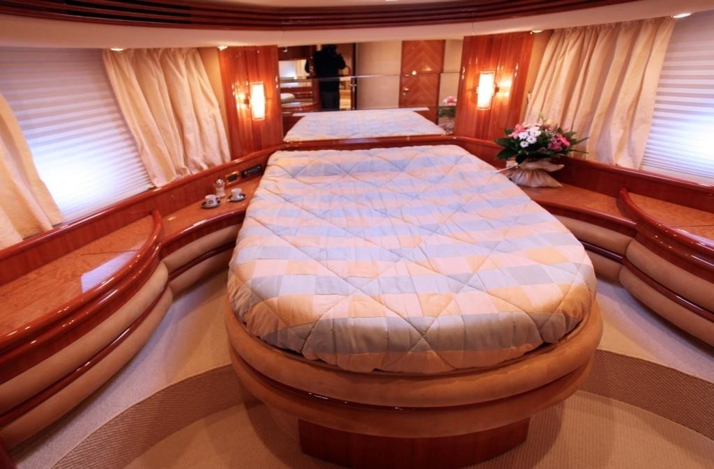 [21m-Yacht-PRINCESS-SISSI]-6509-97.jpg