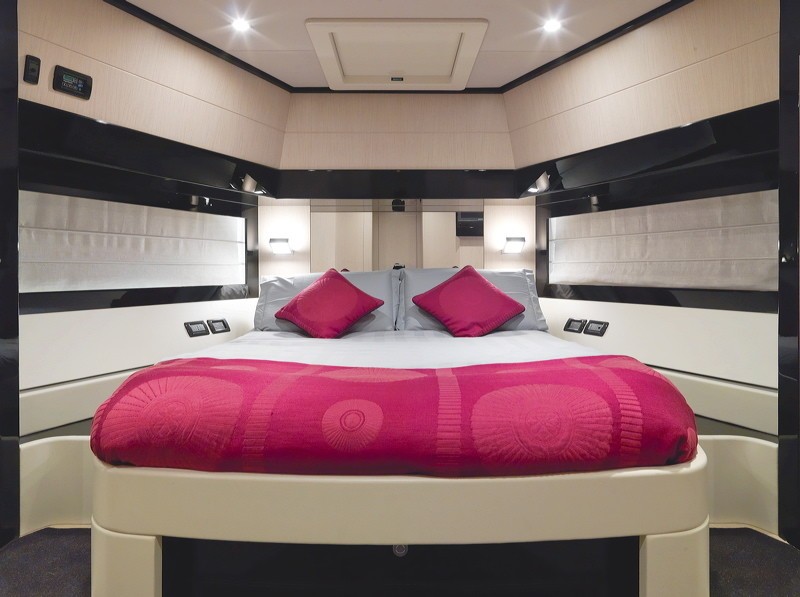 [23m-Yacht-STINGRAY-M]-6474-82.jpg