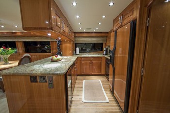 [23m-Yacht-TEMPTATION]-6852-153.jpg