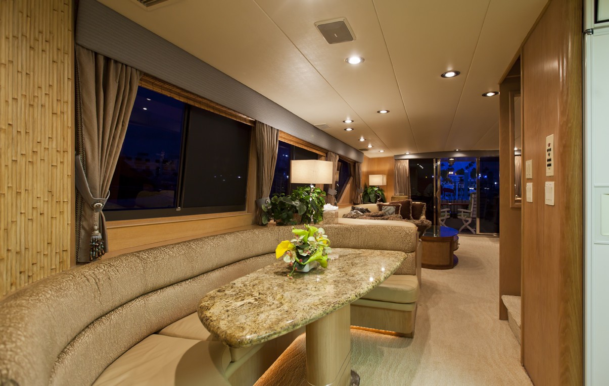 [24m-Yacht-LADY-LILA]-6880-100.jpg