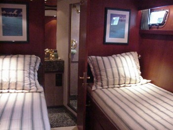 [25m-Yacht-CAPTIVATOR]-6857-103.jpg