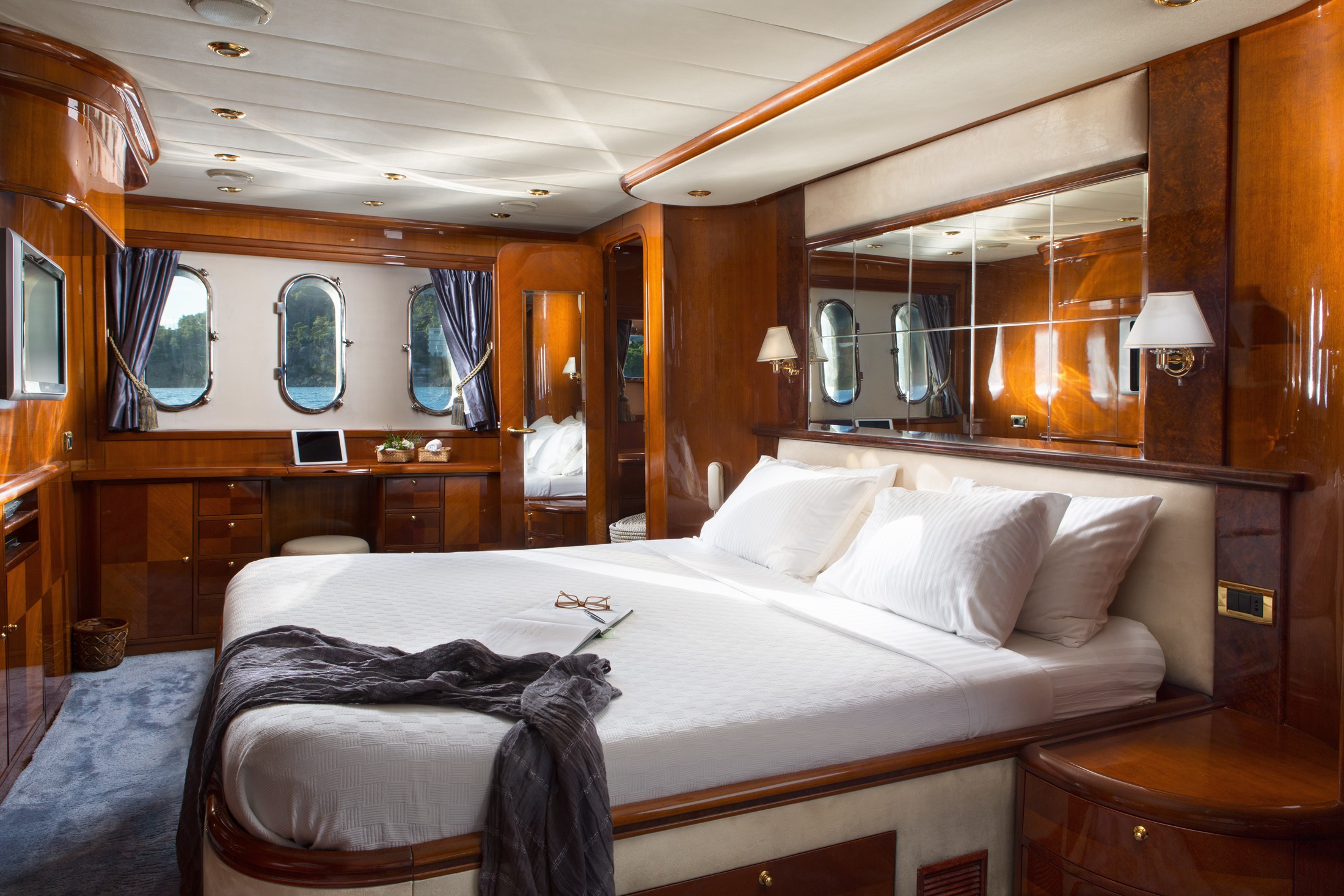 [28m-Yacht-NITTA-V]-6893-100.jpg