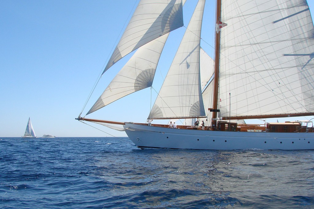 [29m-Yacht-MOONBEAM-IV]-6832-160.jpg