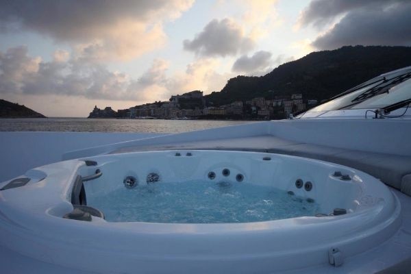 [30m-Yacht-AURORA]-6571-208.jpg