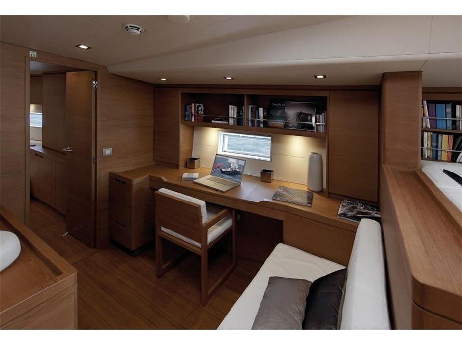 [30m-Yacht-CAPE-ARROW]-6402-209.jpg