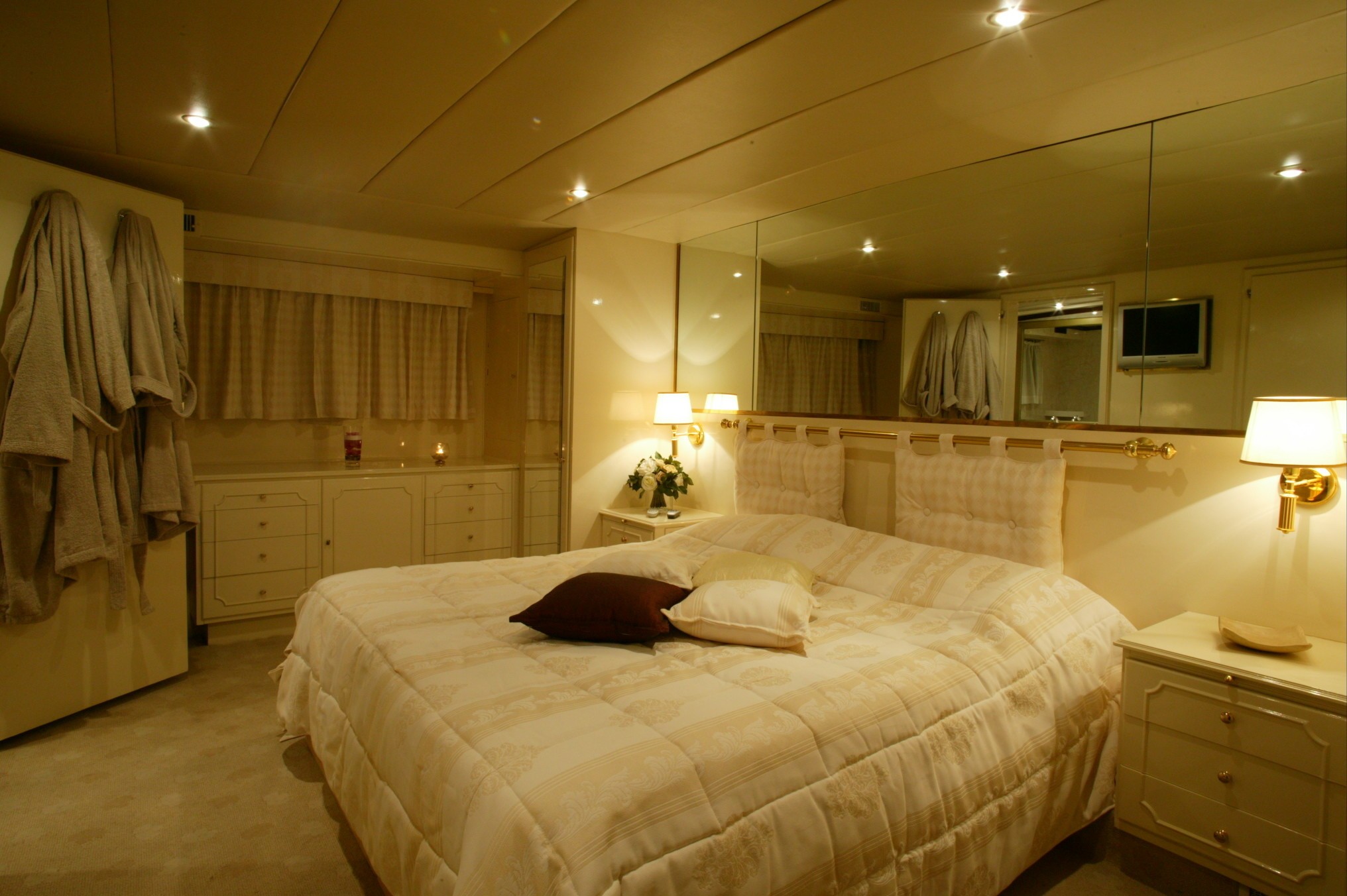 [30m-Yacht-LE-KIR-ROYAL]-6963-130.jpg