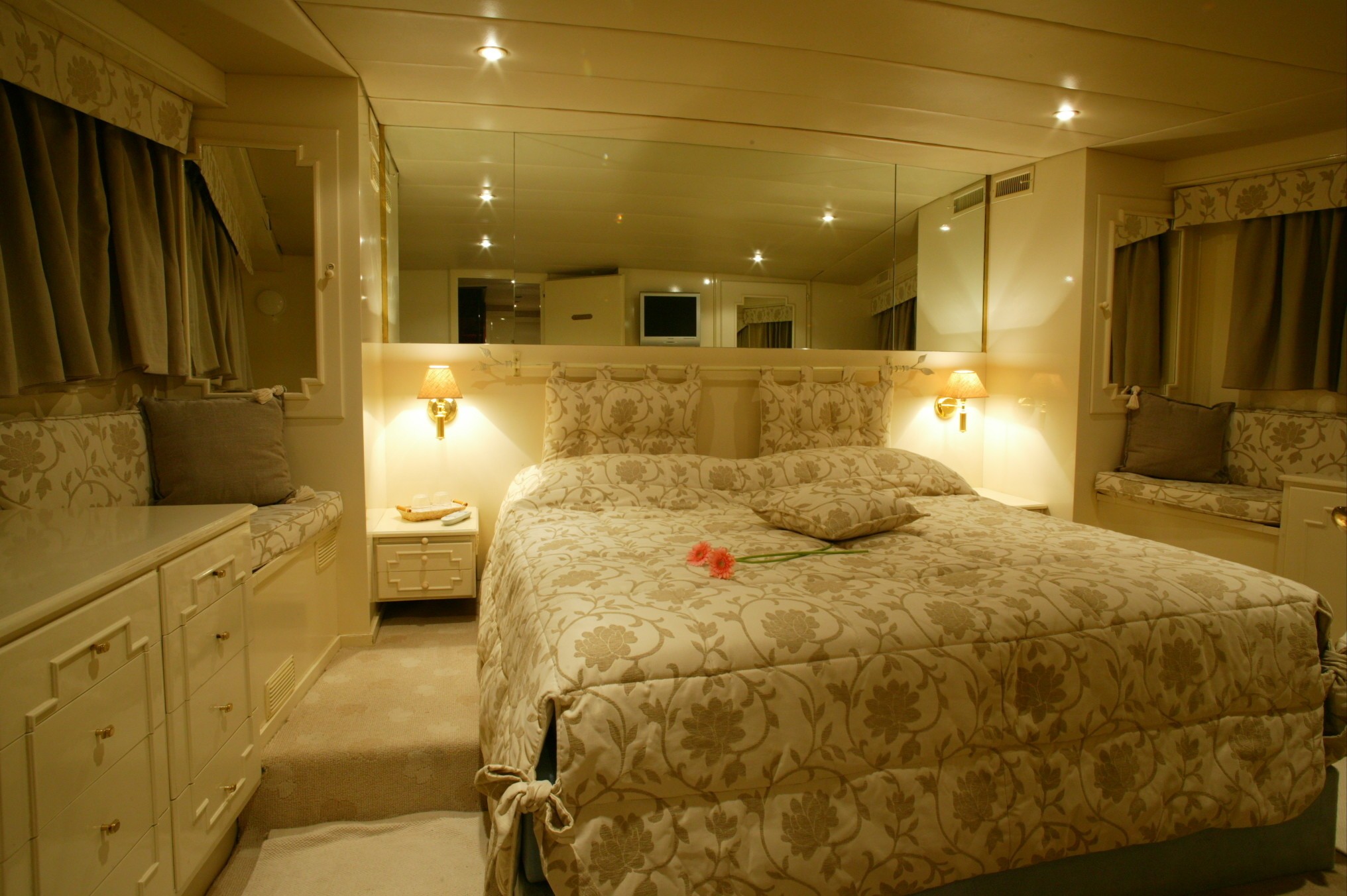 [30m-Yacht-LE-KIR-ROYAL]-6963-98.jpg