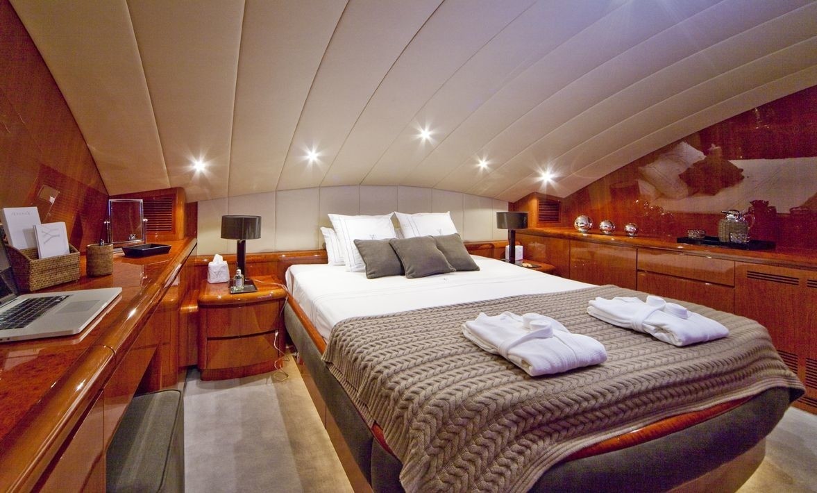 [30m-Yacht-SYNERGY]-6189-100.jpg