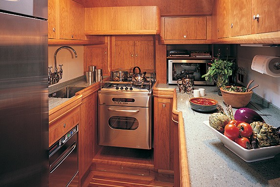 [30m-Yacht-WAVELENGTH]-651-105.jpg