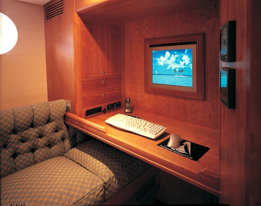 [30m-Yacht-WAVELENGTH]-651-25.jpg