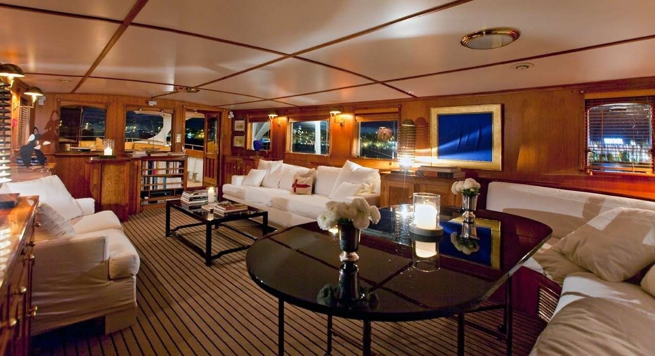[32m-Yacht-CAMARA-C]-6193-103.jpg