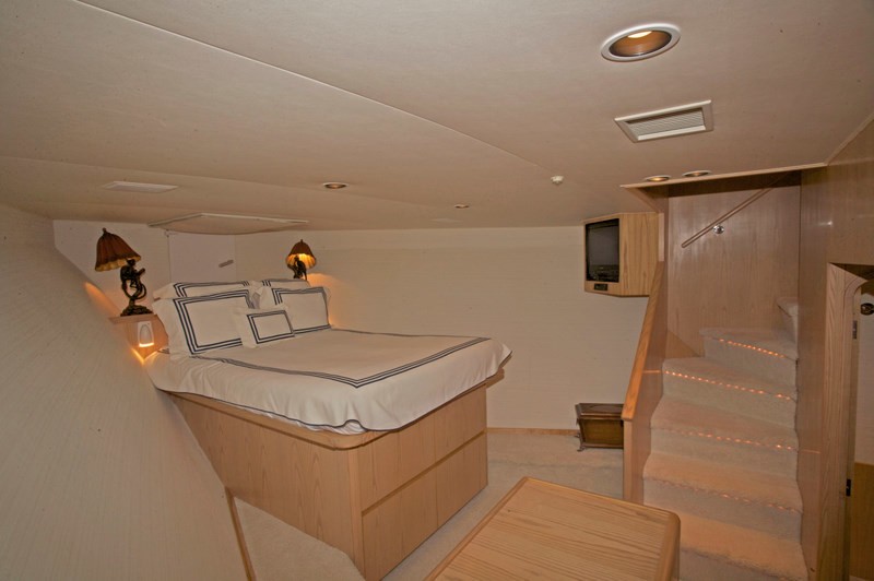 [32m-Yacht-FREE-BIRD]-6659-30.jpg