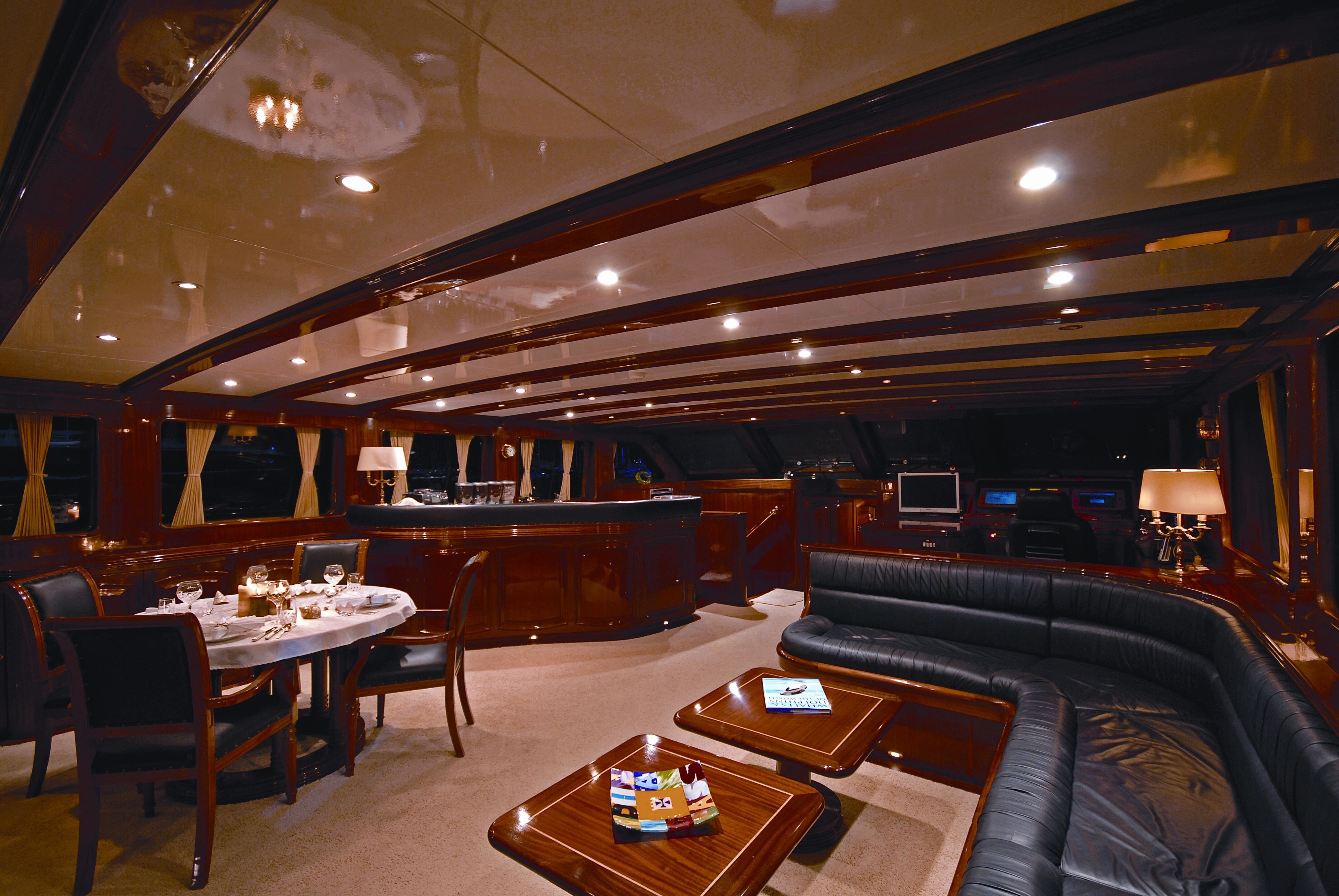 [34m-Yacht-BLUE-EYES]-6795-106.jpg