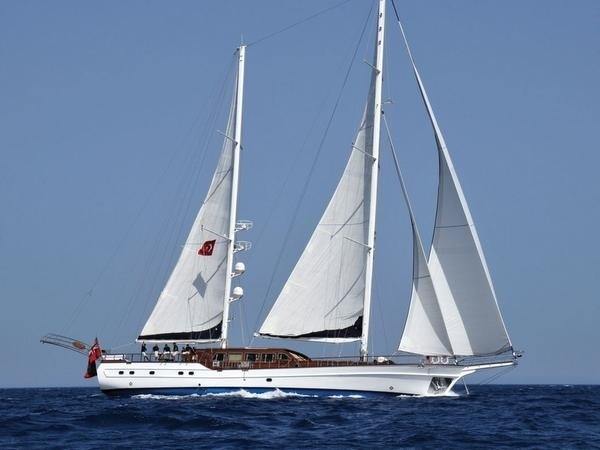 [34m-Yacht-BLUE-EYES]-6795-21.jpg
