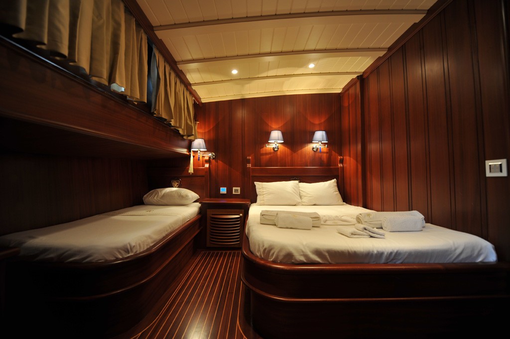 [34m-Yacht-PRINCESS-KARIA-II]-6794-112.jpg