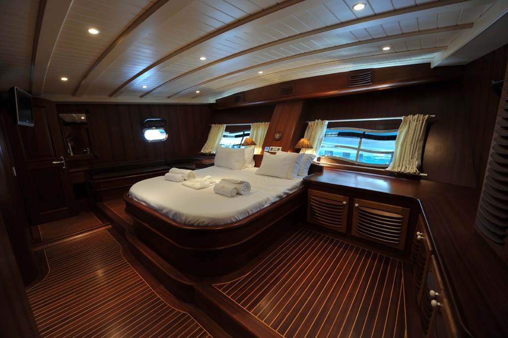 [34m-Yacht-PRINCESS-KARIA-II]-6794-157.jpg