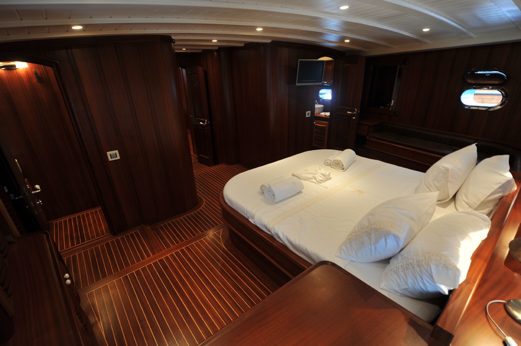[34m-Yacht-PRINCESS-KARIA-II]-6794-32.jpg